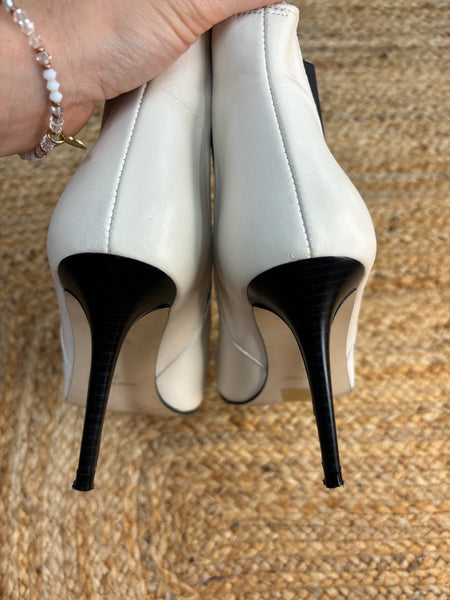 Mint Velvet 5