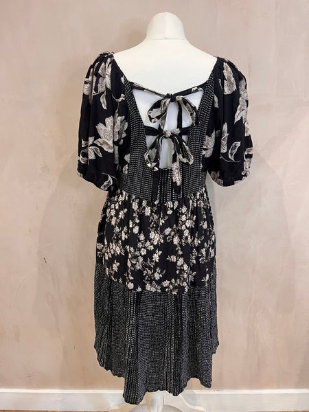 Accessorise Beach Dress M