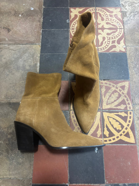 Zara Boots 6