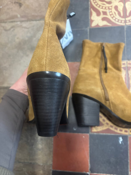 Zara Boots 6