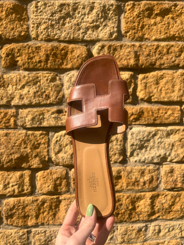 Hèrmes Oran Sandals 6.5